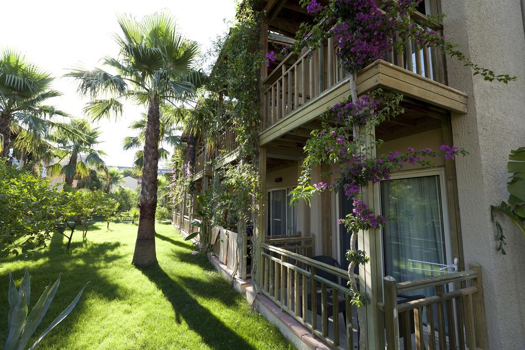 Paloma Oceana Hotel Side Bagian luar foto